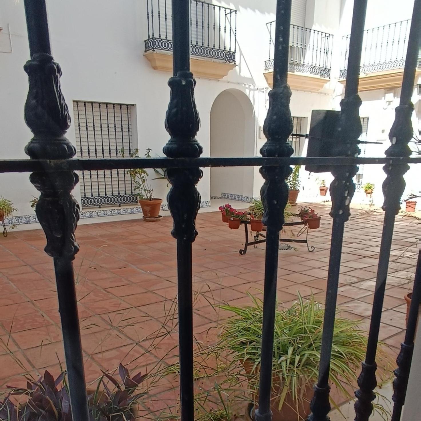 プエンテ・ヘニルEl Patio De La Crisアパートメント エクステリア 写真